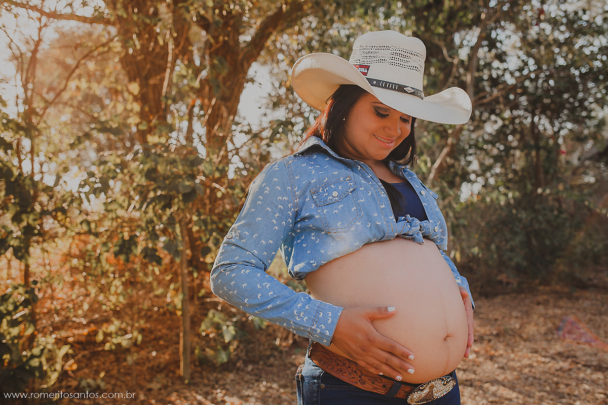 Tive o prazer de estar fotografando a mamãe Karen Andressa que com muito carinho vieram de Presidente Venceslau até a cidade de Presidente Epitácio, para fazer o ensaio fotográfico da gestação..