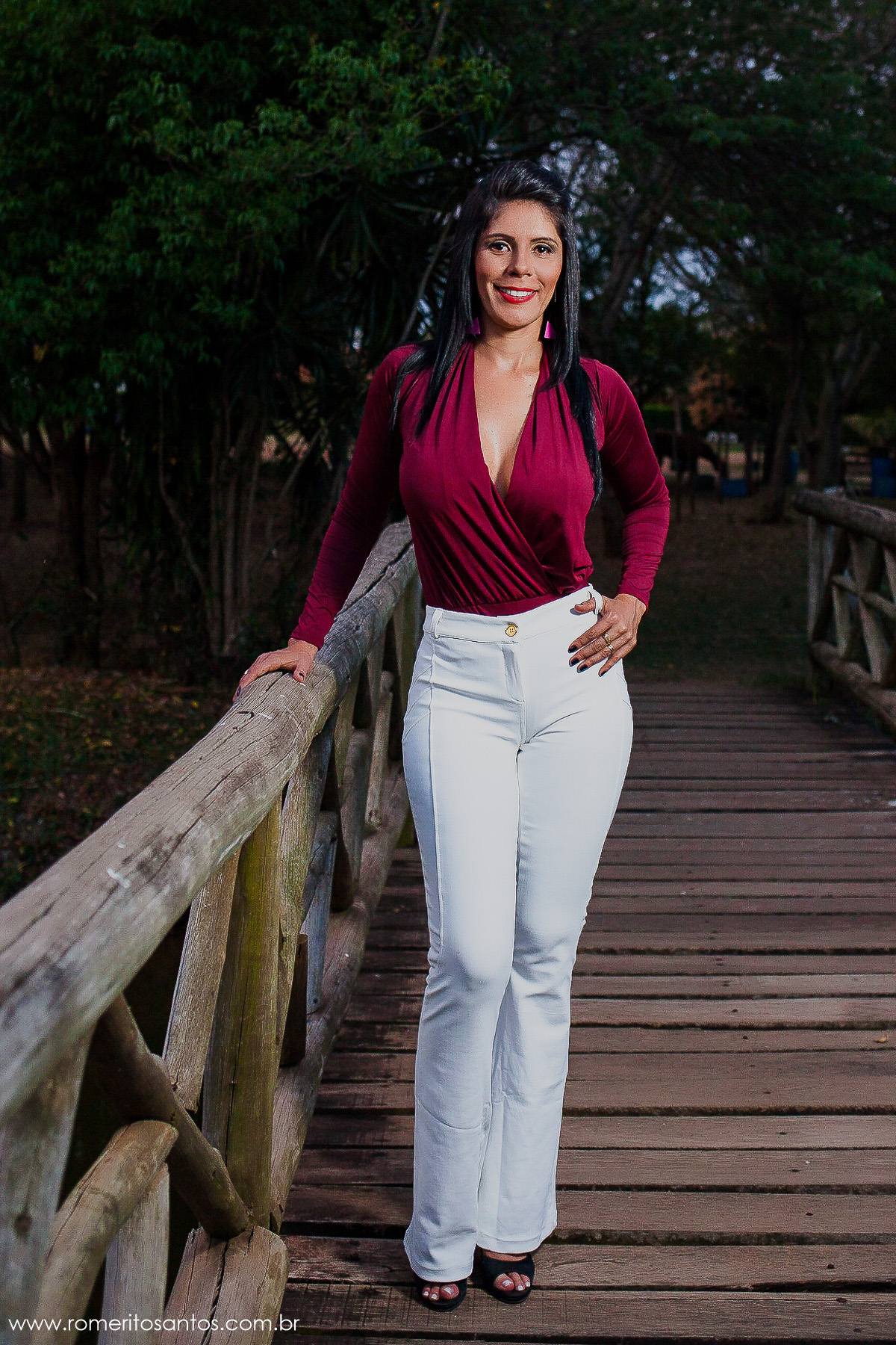 o fotografo Romerito Santos da cidade de Presidente Epitácio - Sp esteve fotografando a  modelo Paula Fachini no Pesqueiro Aquatur na cidade de Presidente Epitácio
