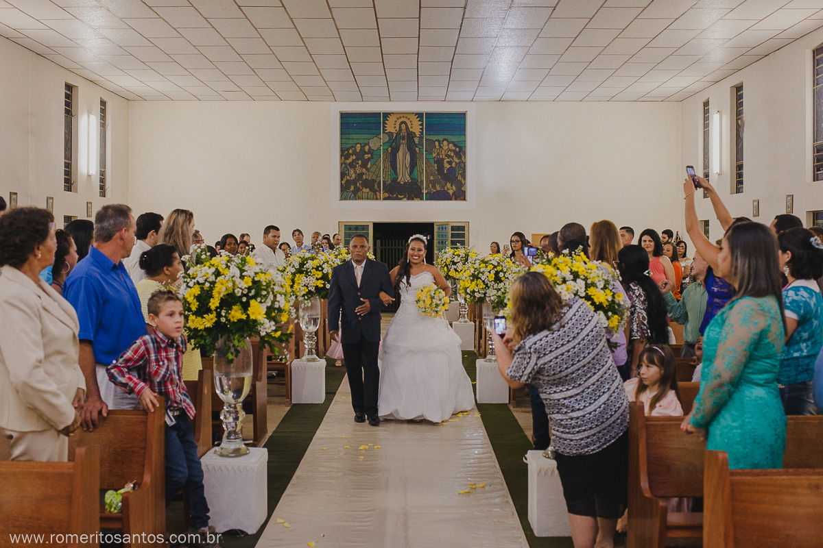 O fotografo Romerito Santos Esteve fotografando o casamento de gisele e lucas na cidade de presidente epitácio - sp