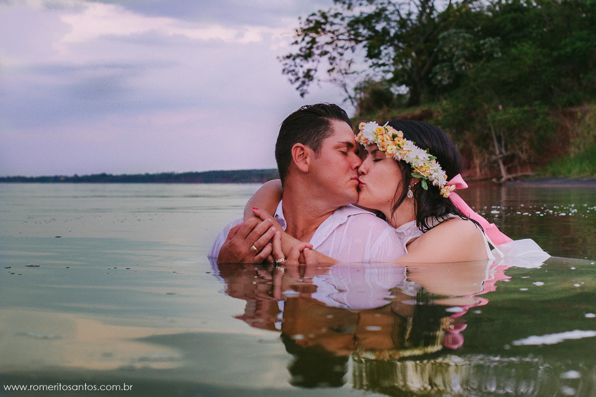 Ensaio fotográfico realizado no racho Bora Bora em Presidente Epitácio - SP pelo o fotografo Romerito Santos com esse casal que transbordavam amor e carinho um com o outro