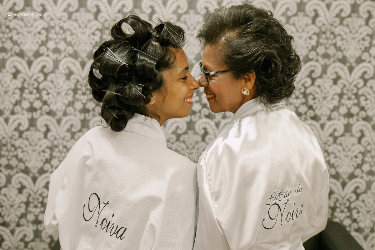 momento de carinho em noiva e mamãe no seu making of