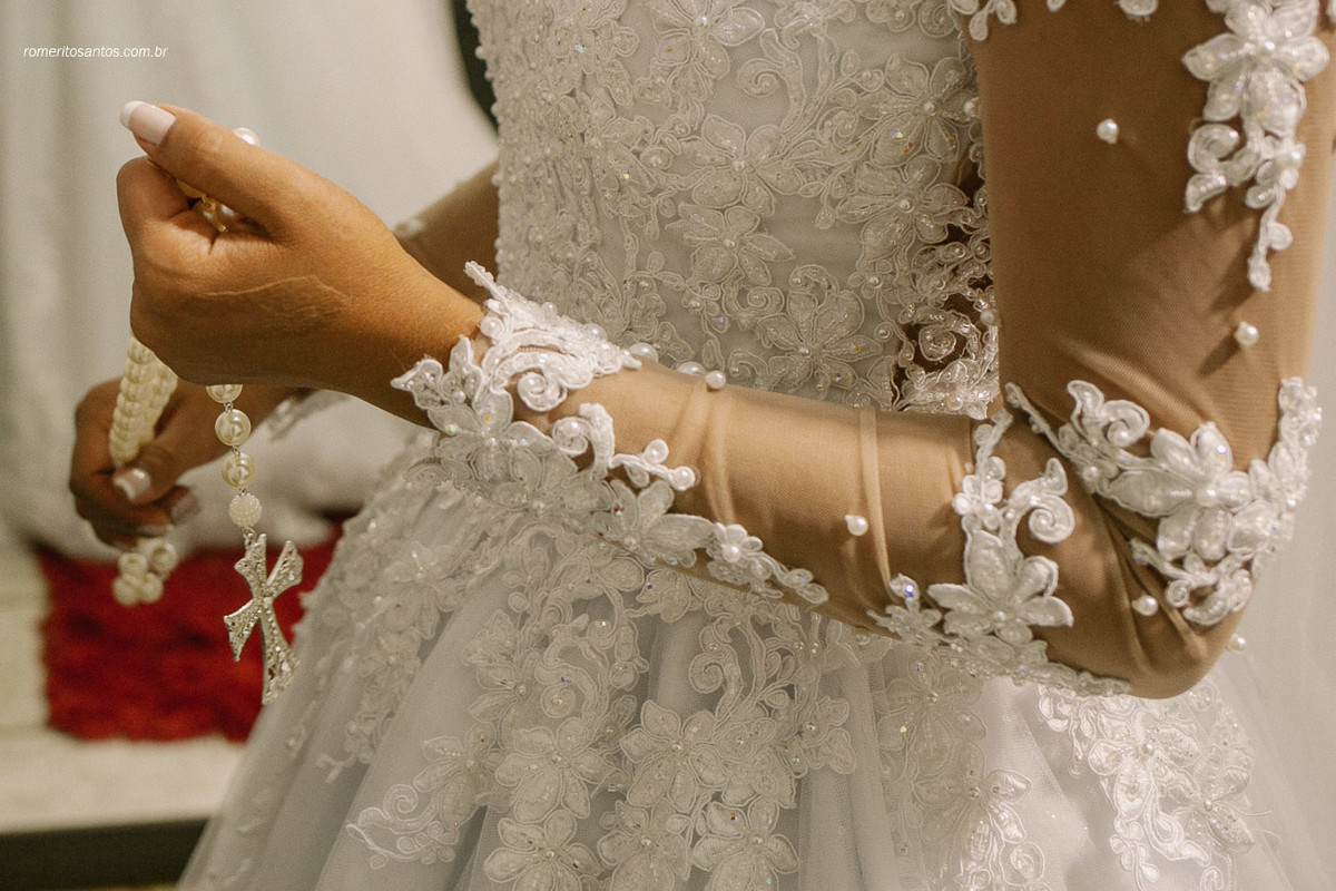 vestido de noiva com rendas perfeitas