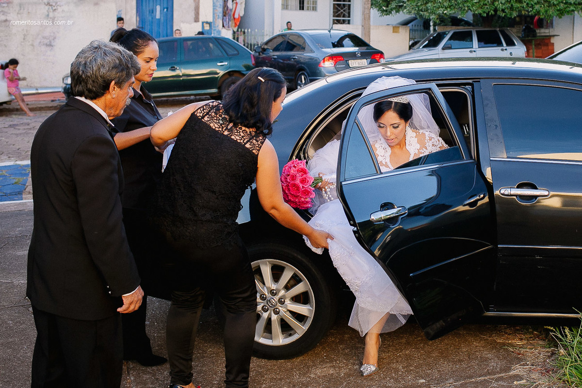saida da noiva do carro