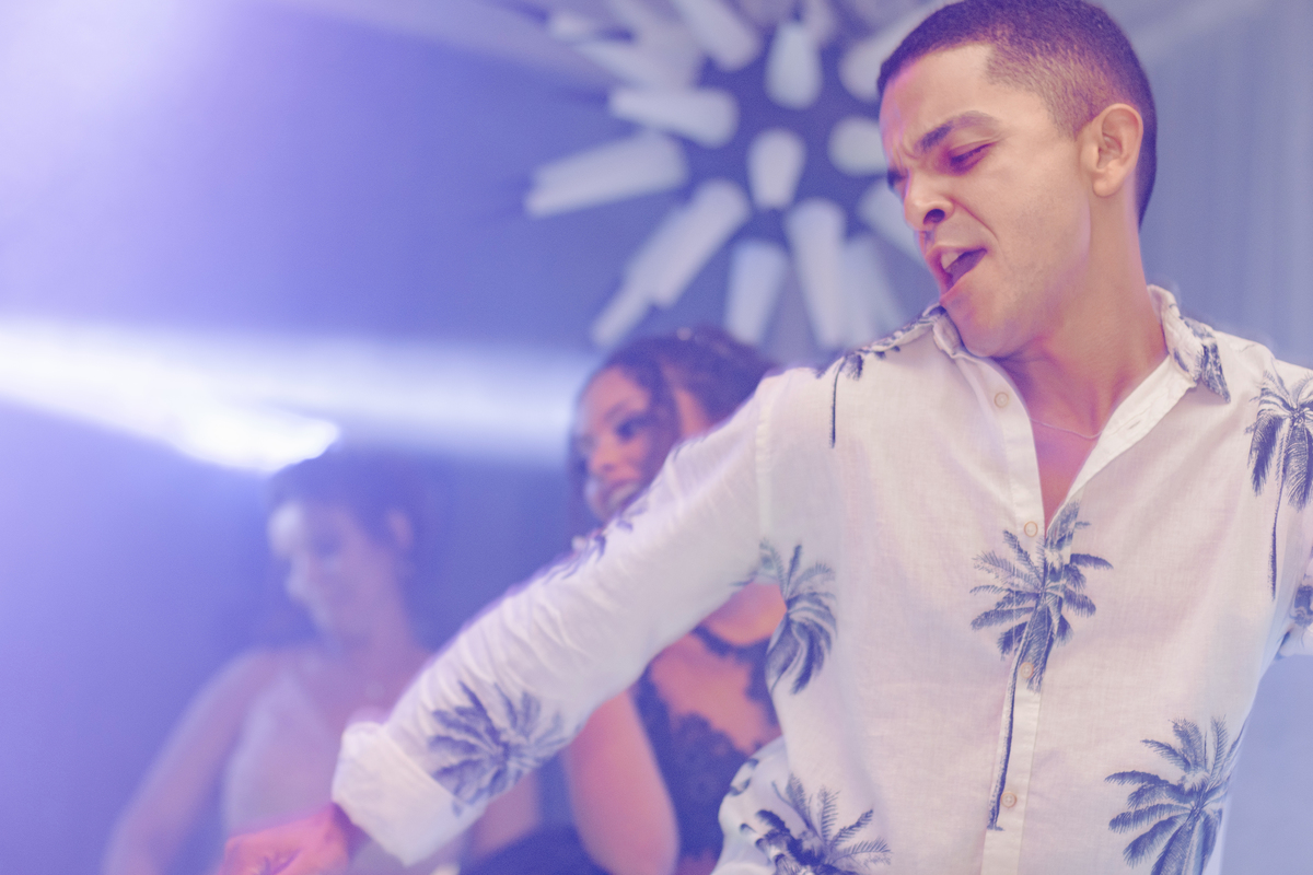 Pista de Dança bombando e super animada durante festa de 15 anos em Santo Antônio de Pádua no RJ.