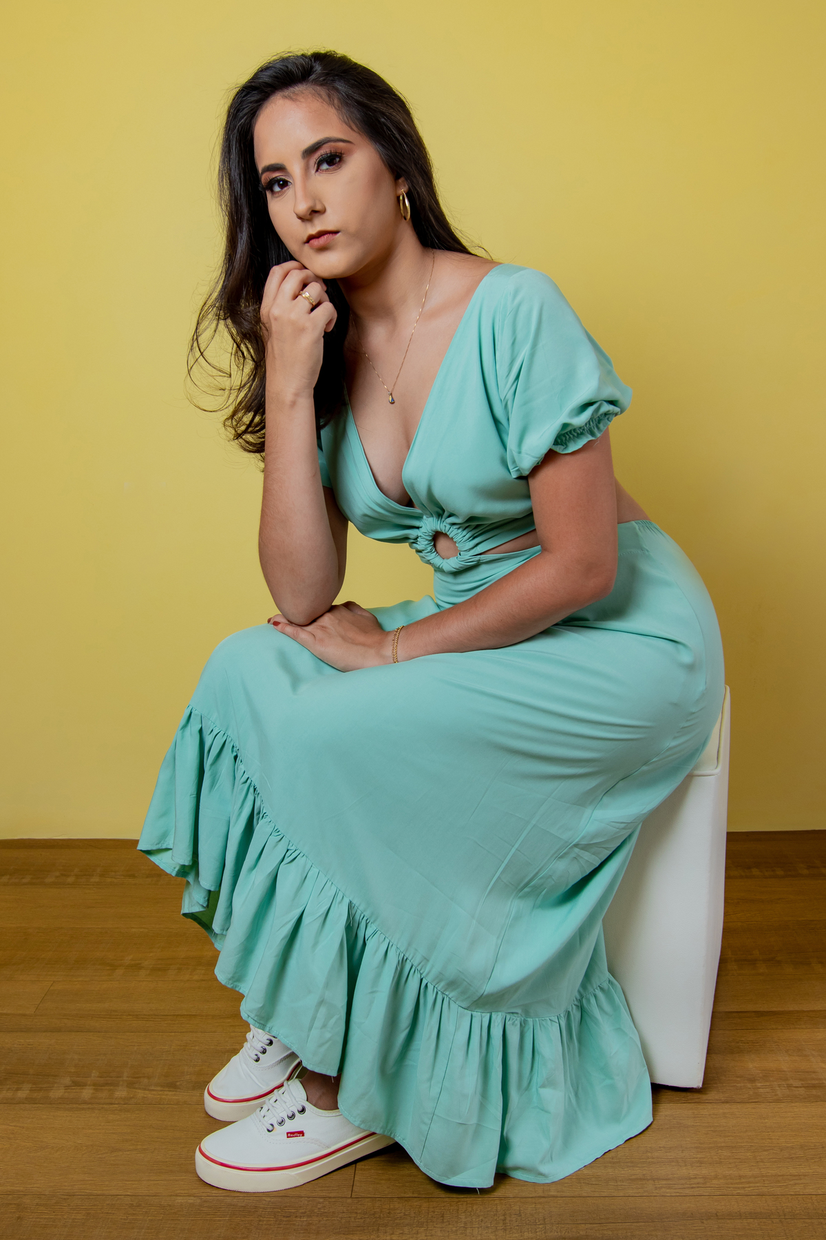 Ensaio família 3 gerações em estúdio. 3 mulheres lindas, avó. Filha e neta se reuniram com roupas lindas e make perfeitas para realizar um ensaio fotográfico em estúdio em Santo Antônio de Pádua.