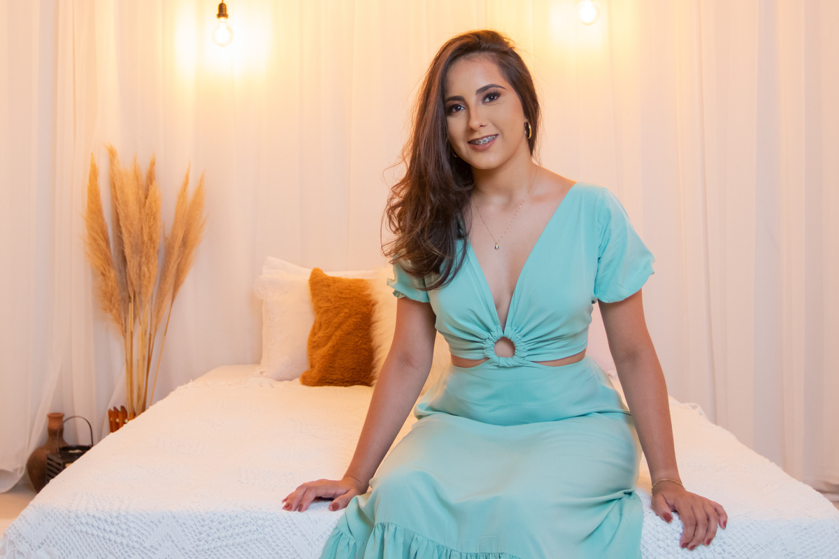 Ensaio família 3 gerações em estúdio. 3 mulheres lindas, avó. Filha e neta se reuniram com roupas lindas e make perfeitas para realizar um ensaio fotográfico em estúdio em Santo Antônio de Pádua.