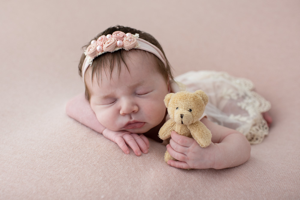 fotografia de recem nascido Newborn em funchal ilha da madeira estúdio valquiria abreu