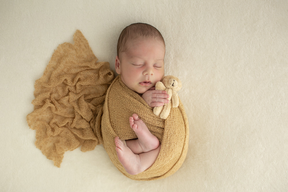 fotografia de recem nascido Newborn em funchal ilha da madeira estúdio valquiria abreu