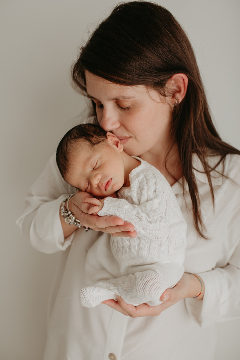 fotografia de recem nascido Newborn em funchal ilha da madeira estúdio valquiria abreu