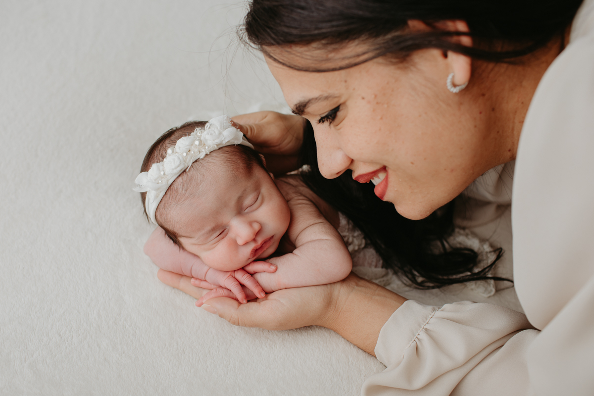fotografia de recem nascido Newborn em funchal ilha da madeira estúdio valquiria abreu