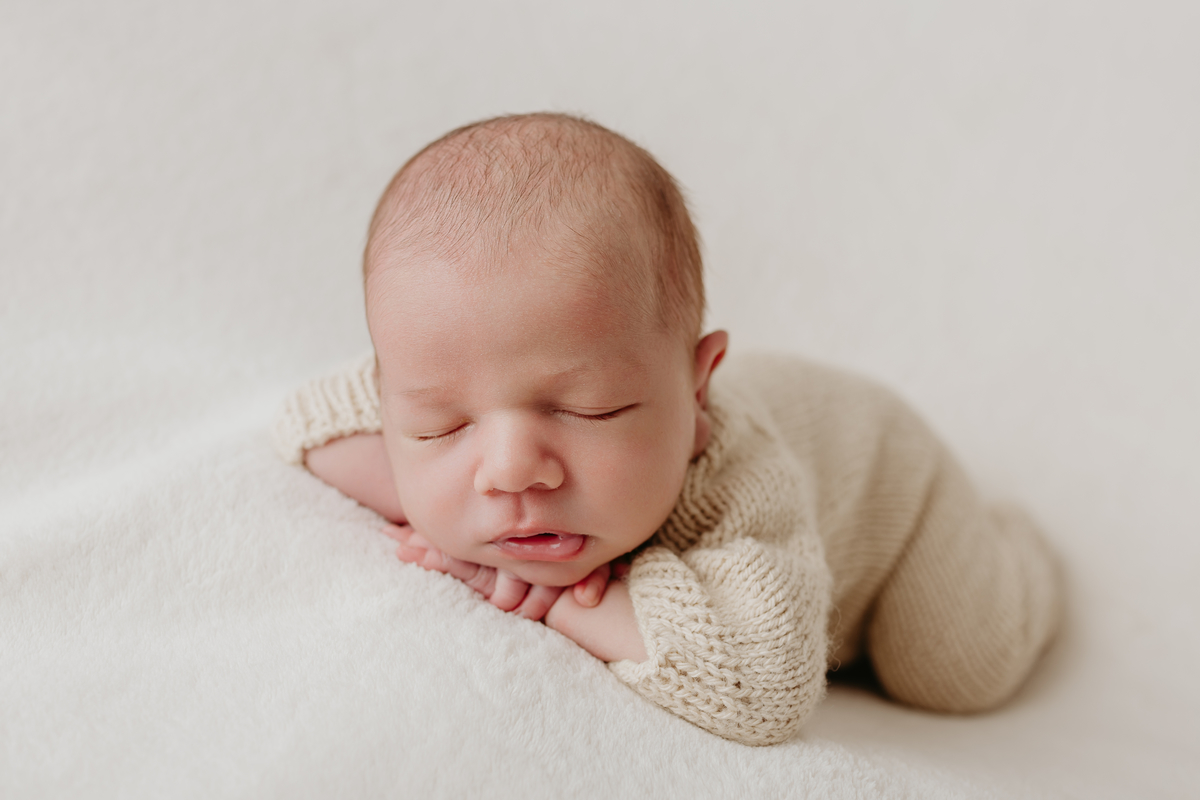 fotografia_de_recem_nascido_familia_em_funchal_ilha_da_madeira_estúdio_valquiria_abreu
