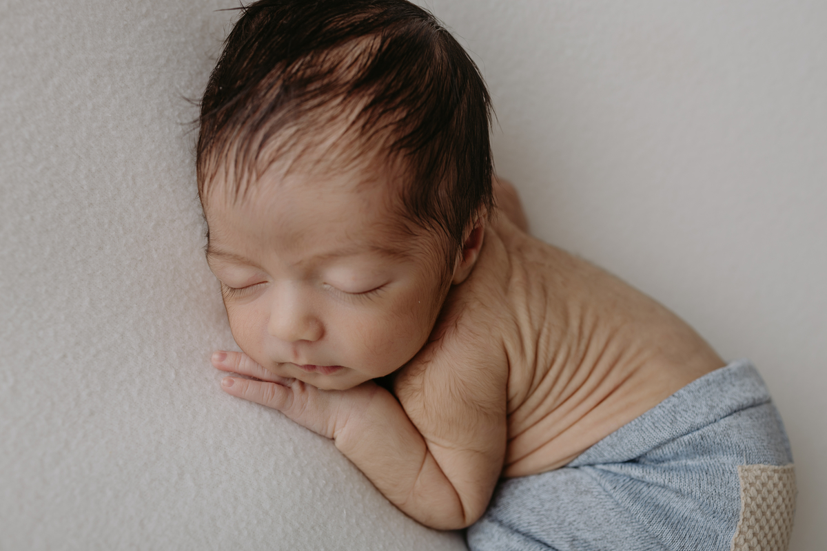 fotografia_de_recem_nascido_familia_em_funchal_ilha_da_madeira_estúdio_valquiria_abreu