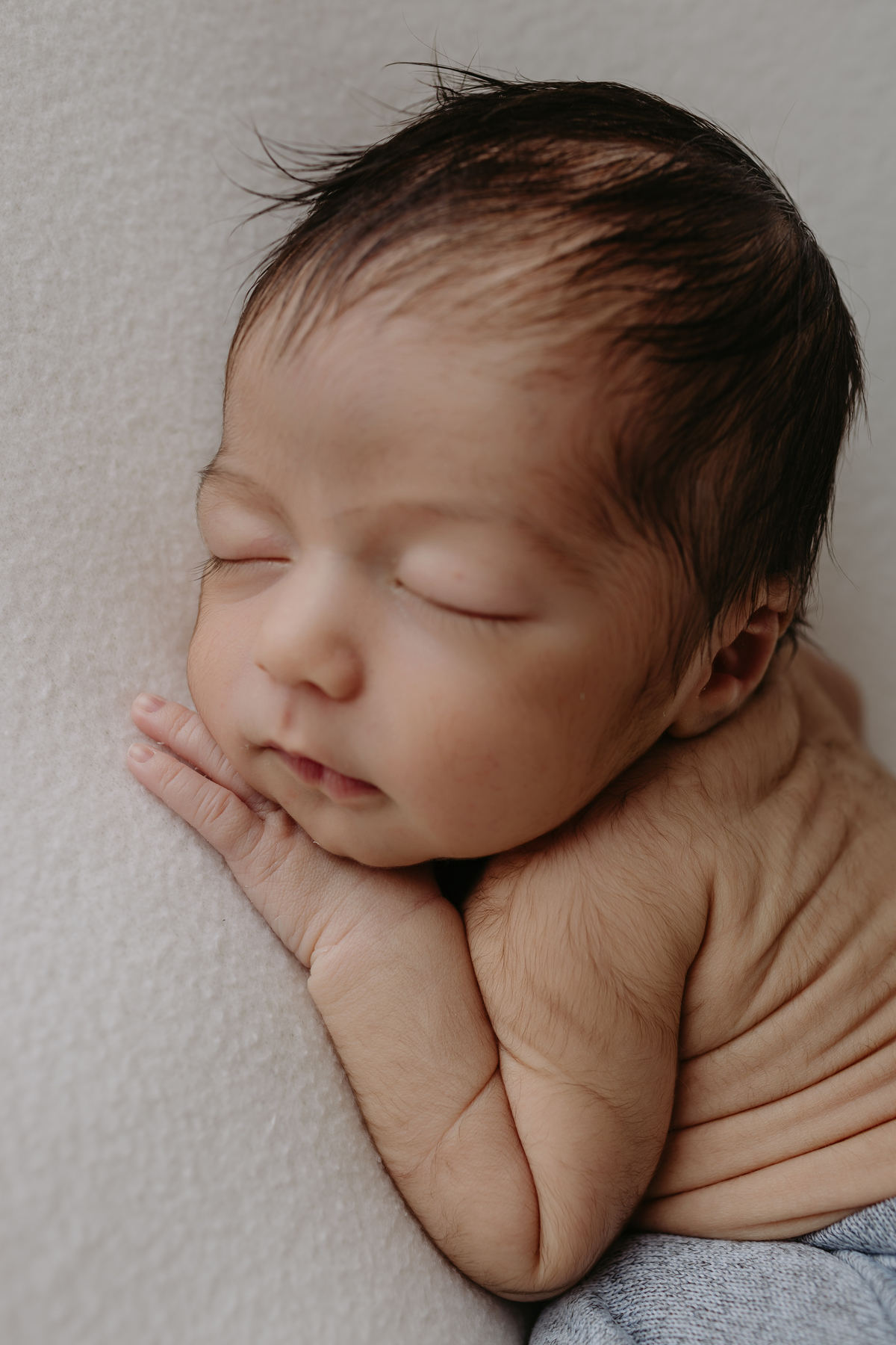 fotografia_de_recem_nascido_familia_em_funchal_ilha_da_madeira_estúdio_valquiria_abreu