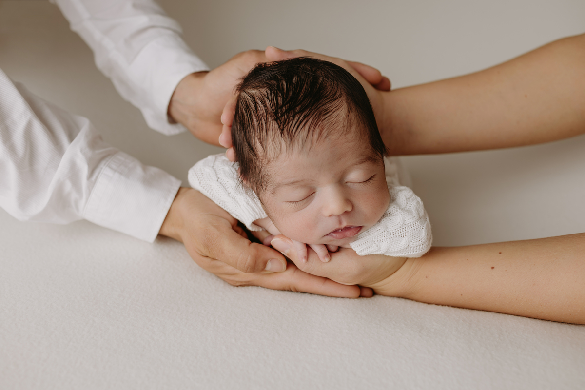 fotografia_de_recem_nascido_familia_em_funchal_ilha_da_madeira_estúdio_valquiria_abreu