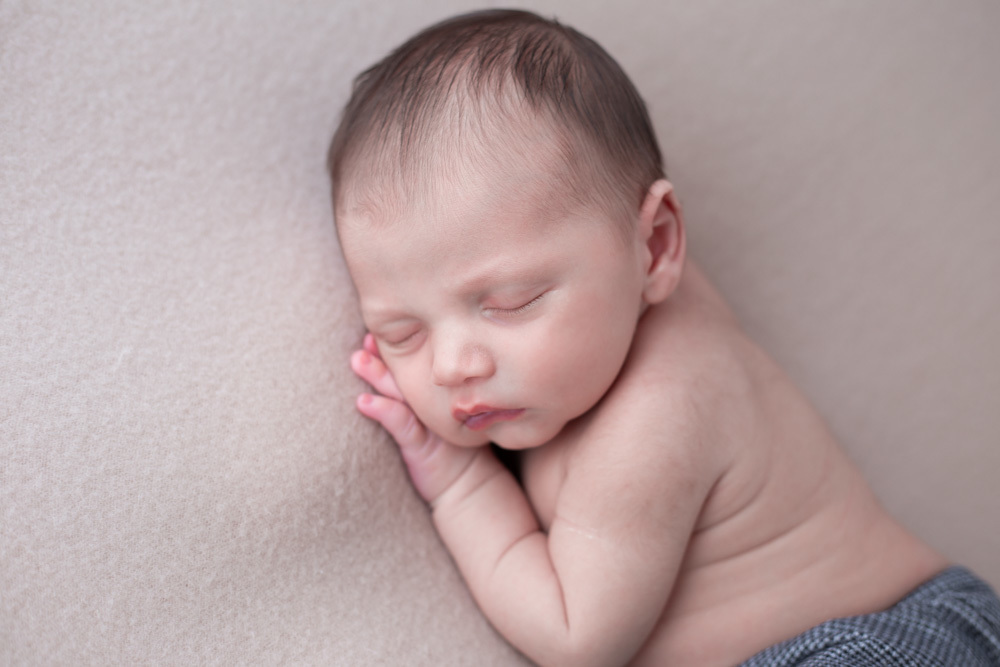 fotografia de recem nascido em funchal ilha da madeira valquiria abreu fotografia sessão bebé fotografia de bebé