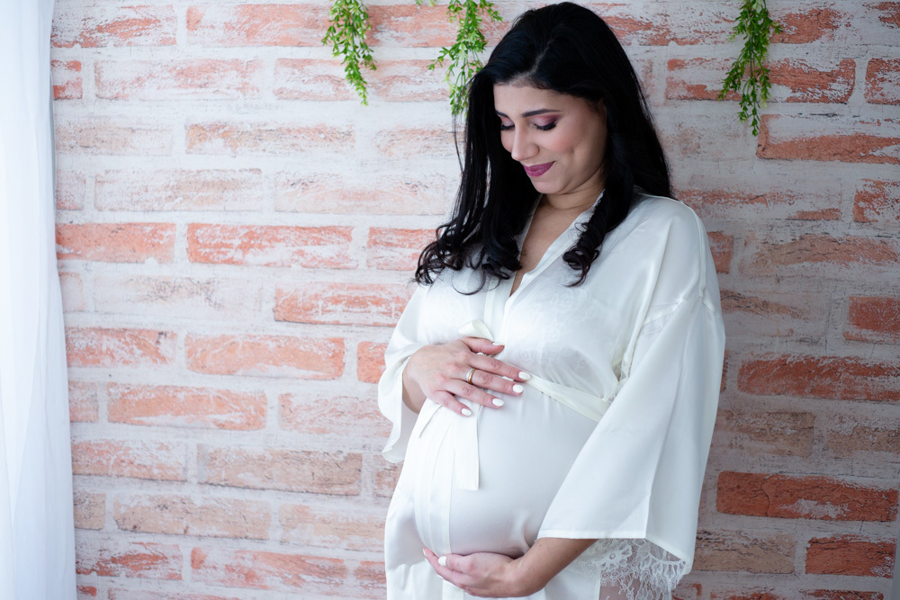 fotografia de recem nascido e pré mamã gestante em funchal ilha da madeira valquiria abreu fotografia sessão bebé fotografia de bebé