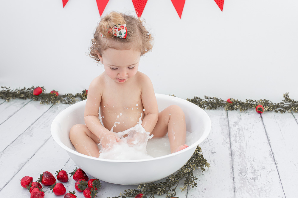 smash the cake milk bath valquiria abreu fotografia estudio funchal ilha da madeira portugal