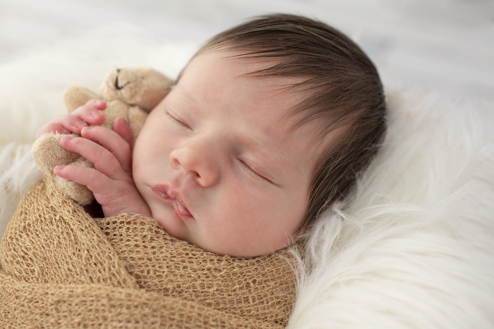 fotografia de recem nascido em funchal ilha da madeira estúdio valquiria abreu