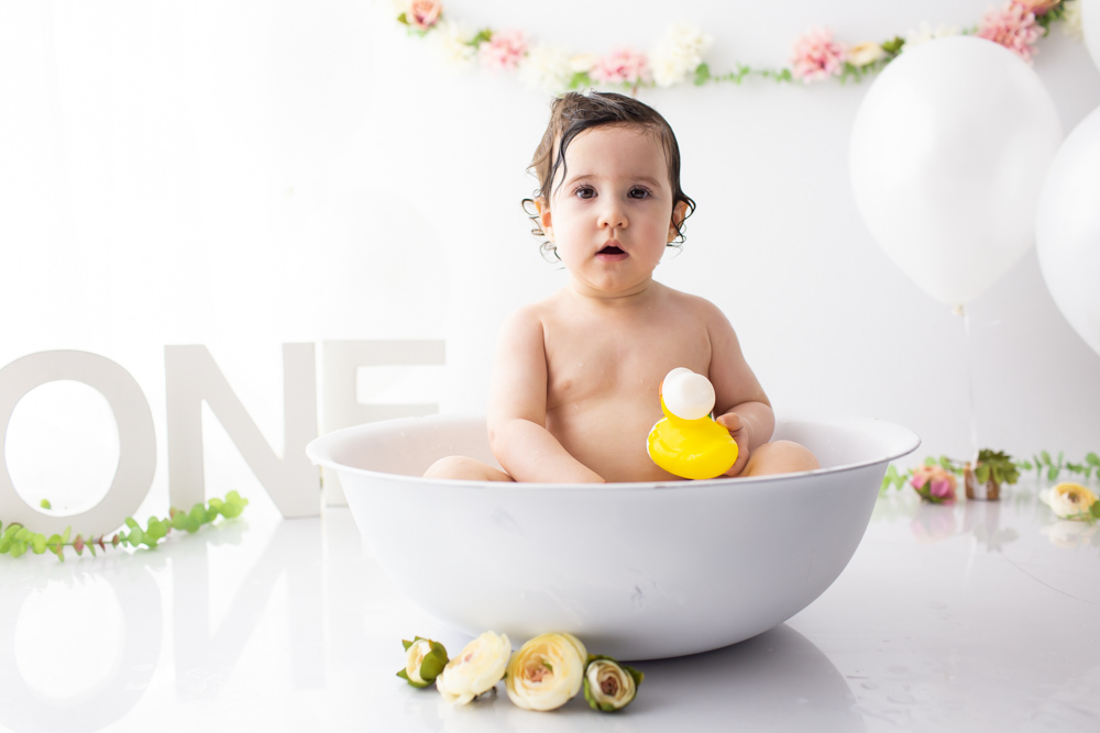 smash the cake milk bath valquiria abreu fotografia estudio funchal ilha da madeira 