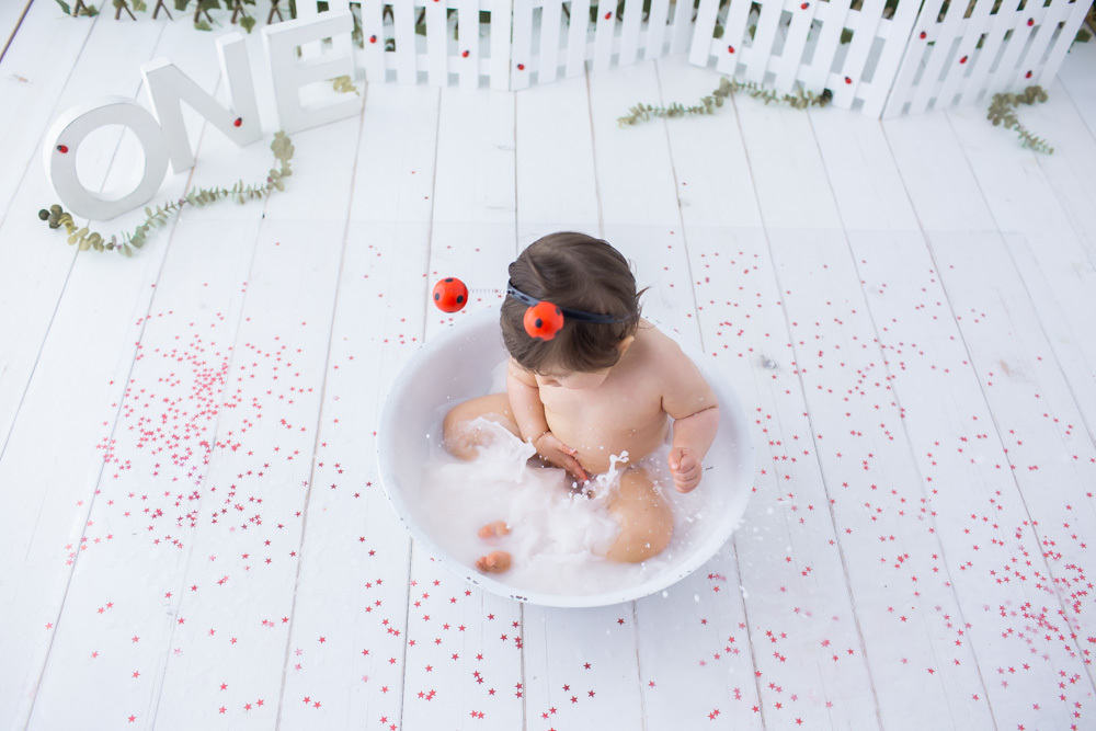 smash the cake milk bath valquiria abreu fotografia estudio funchal ilha da madeira portugal