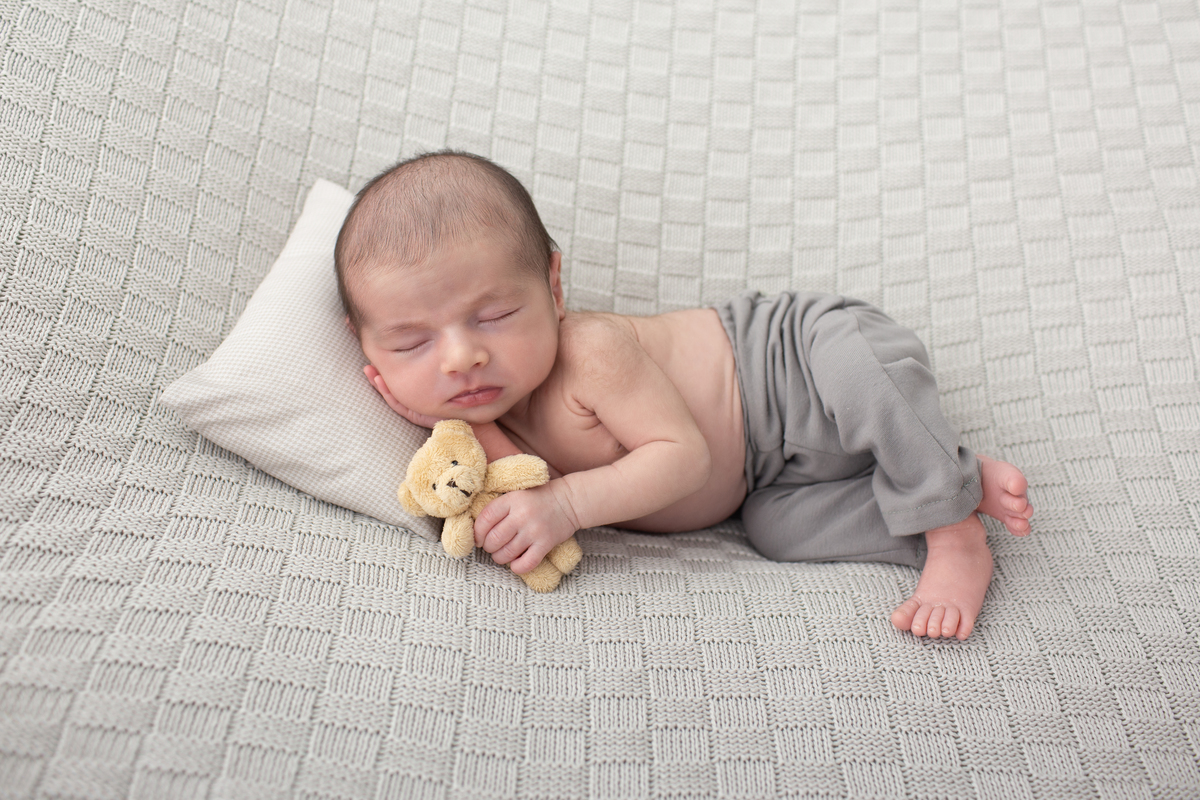 fotografia de recem nascido Newborn em funchal ilha da madeira estúdio valquiria abreu
