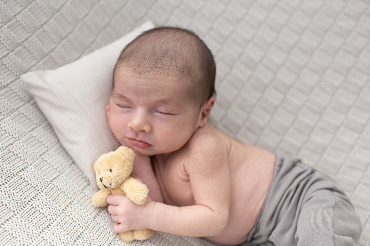fotografia de recem nascido Newborn em funchal ilha da madeira estúdio valquiria abreu