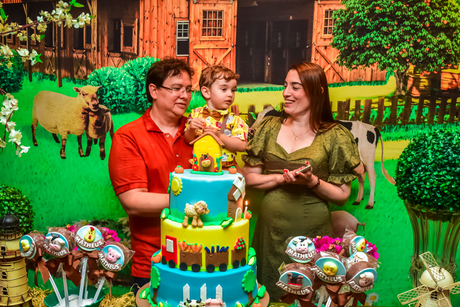 os pais cantando parabéns