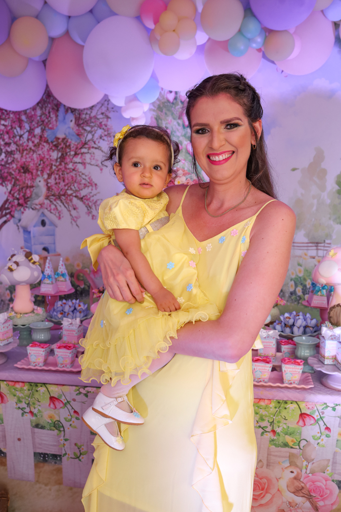 foto da mãe com a aniversariante