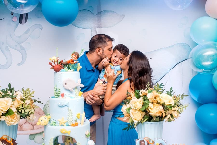 Momentos-felizes-com-pais-no-aniversário-de-Miguel