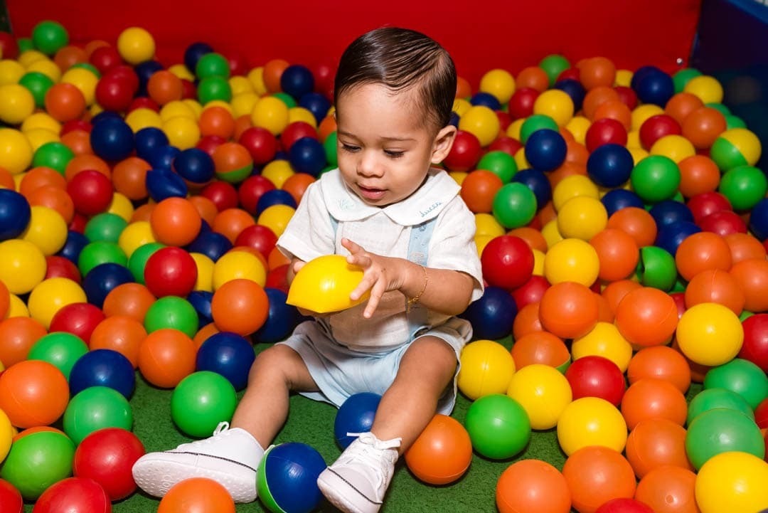 Histórias-de-alegria-e-diversão:-fotografia-infantil-do-aniversário
