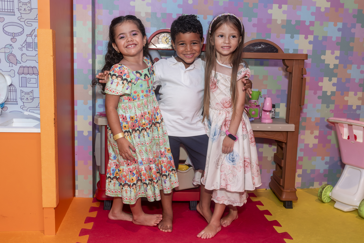 amigos-da-isabela-no aniversário