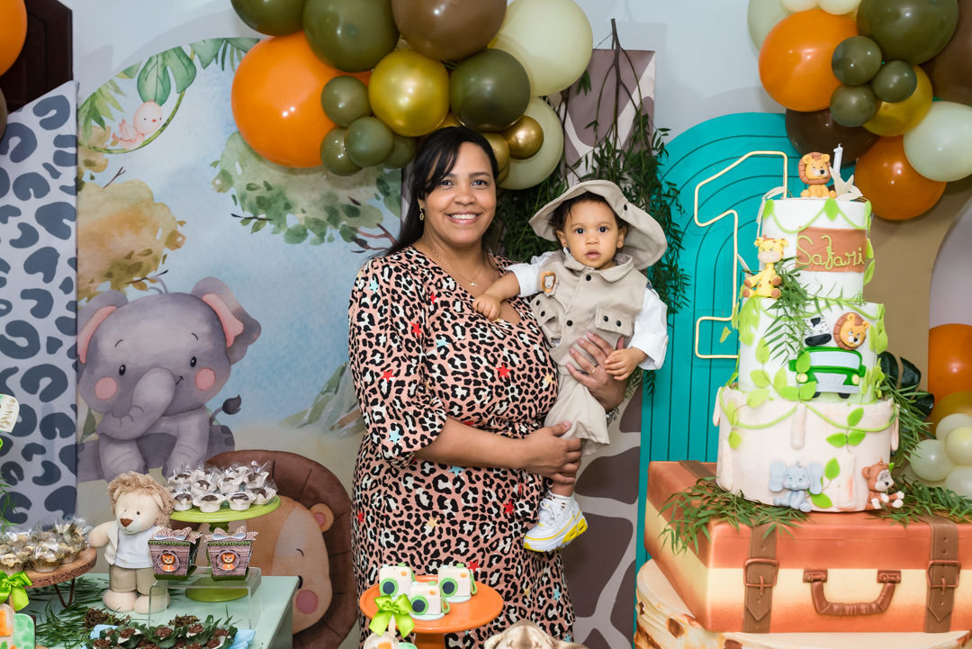 mãe-no-aniversário-infantil-do filho