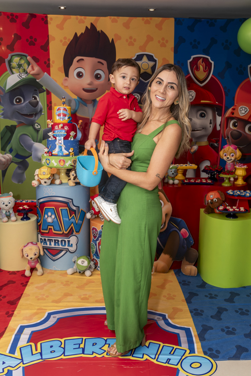 mãe-no-aniverasario-infantil