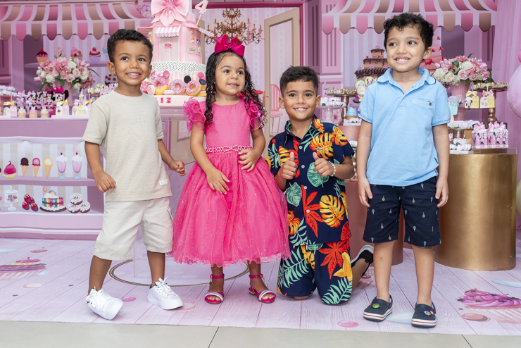 foto-do-aniversário-de-liz-com-seus-amigos