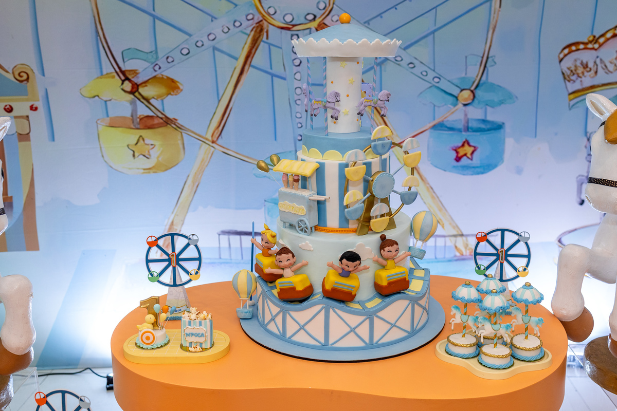Bolo temático Parque de Diversões aniversário 1 ano Mateus Feira de Santana