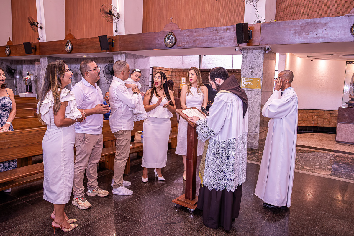  Santuário de Irmã Dulce durante o batizado de Laura