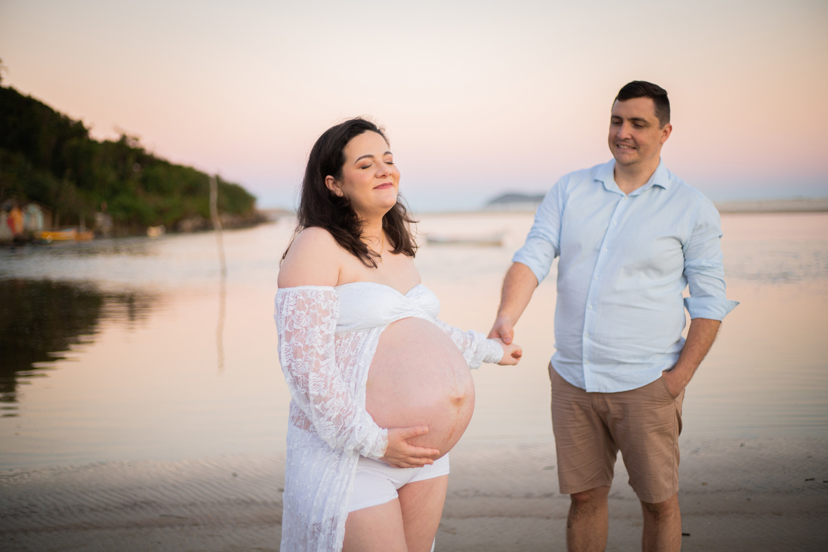ensaio de gestante Praia Guarda do Embaú