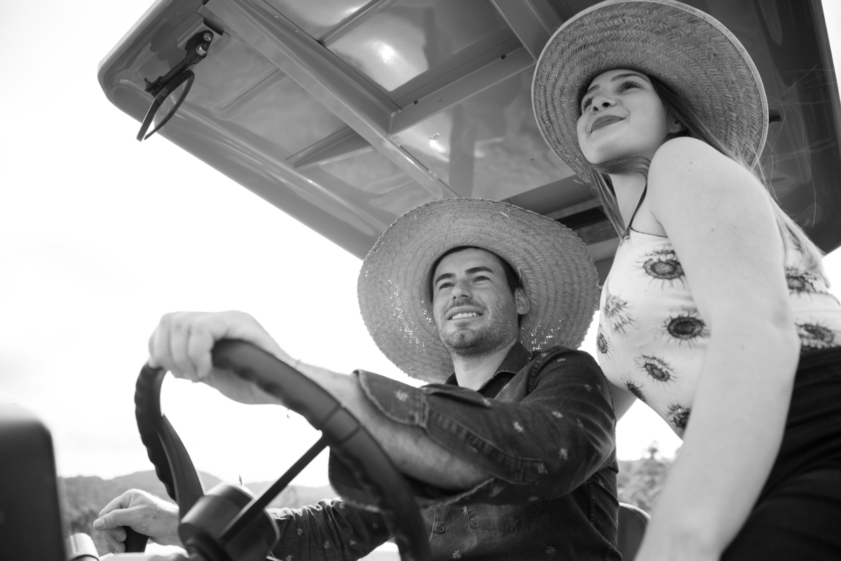 ensaio de casal com trator