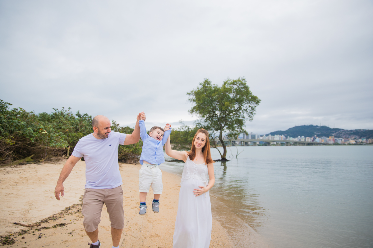 ensaio de família na praia