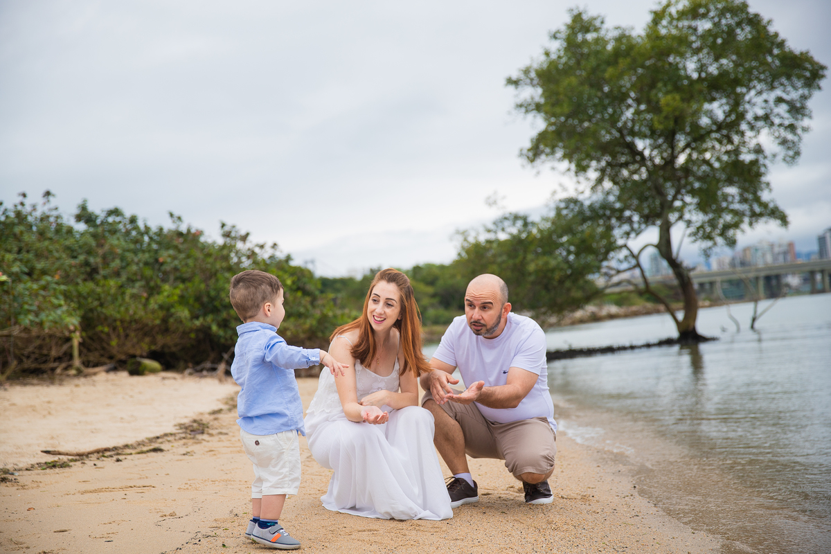 ensaio de família na praia