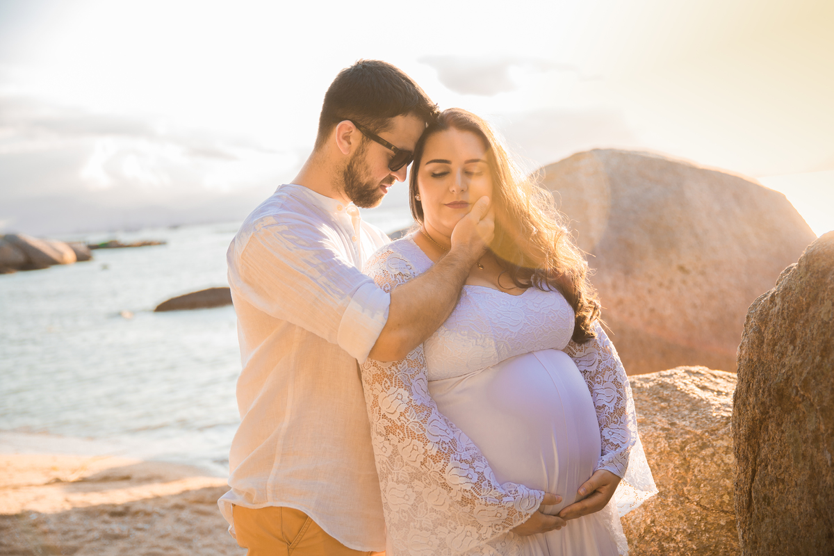 ensaio gestante na praia em Florianópolis 