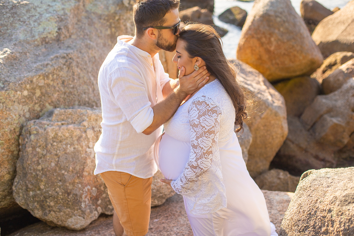 ensaio gestante na praia em Florianópolis 