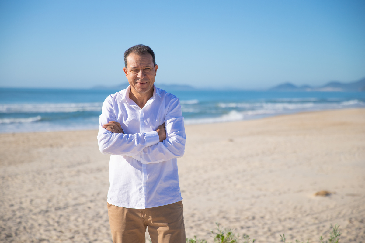ensaio de casal na praia guarda do embaú