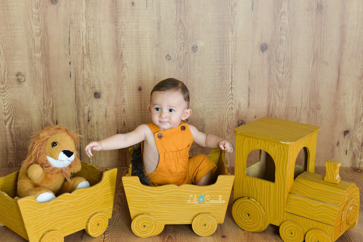 ensaio fotografico de menino, realizado em Maringá 