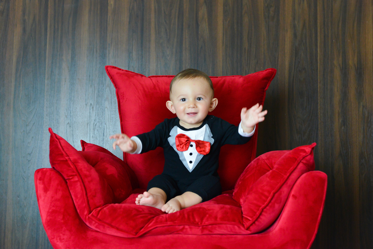 ensaio fotografico de menino, realizado em Maringá  uhull 