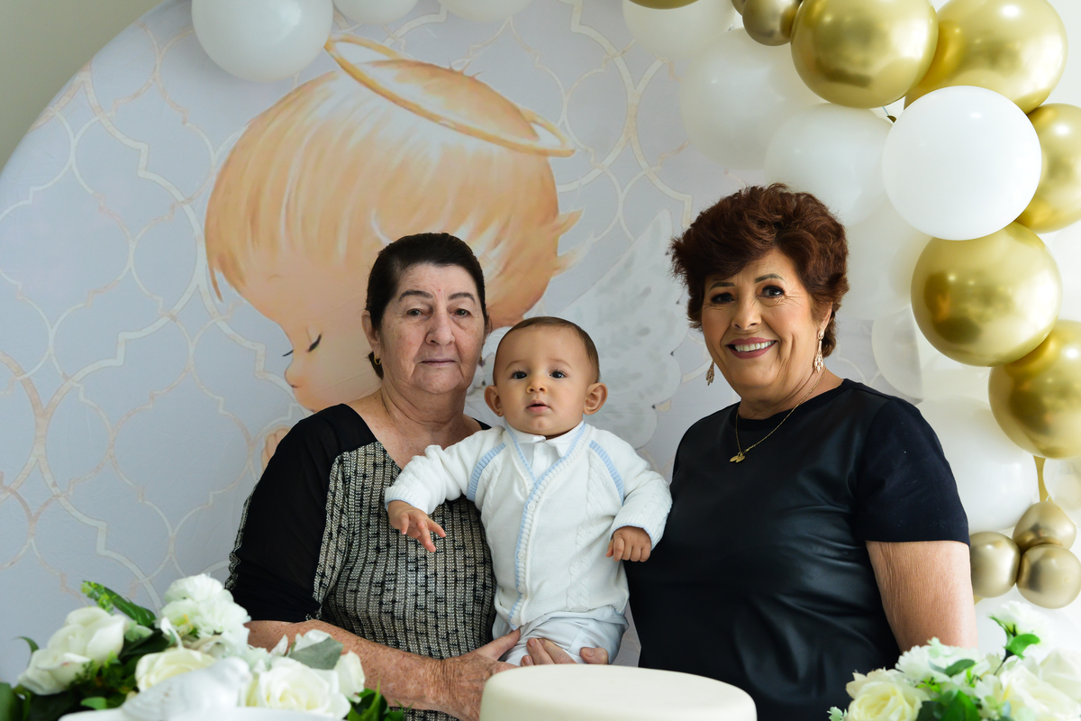Fotografia de batizado realizada em Maringá  avós