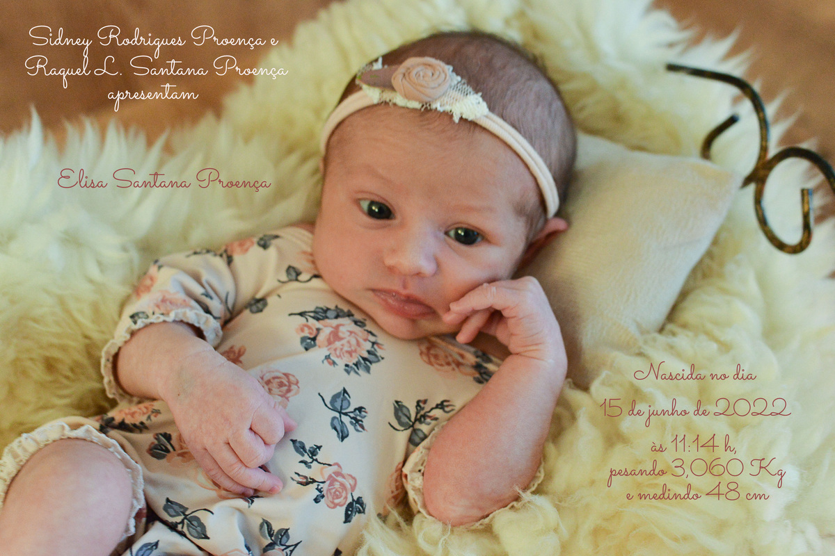 fotografia de newborn da Elisa, feita em estudio Lili Carvalho em Maringá  acordada