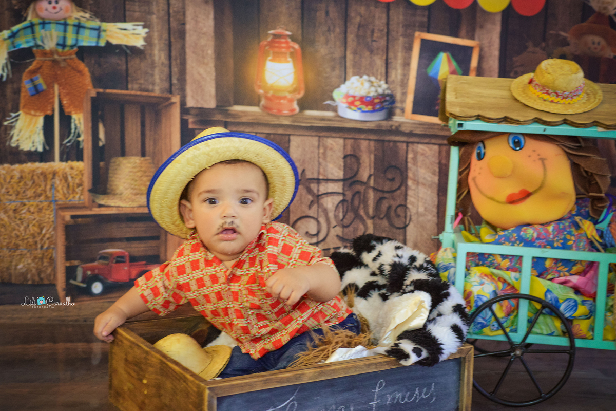 ensaio fotográfico realizado em estudio de menino