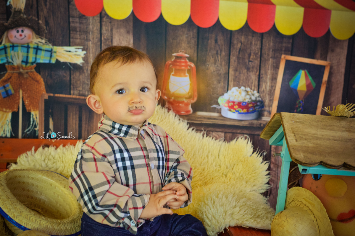 ensaio fotográfico realizado em estudio de menino biquinho 