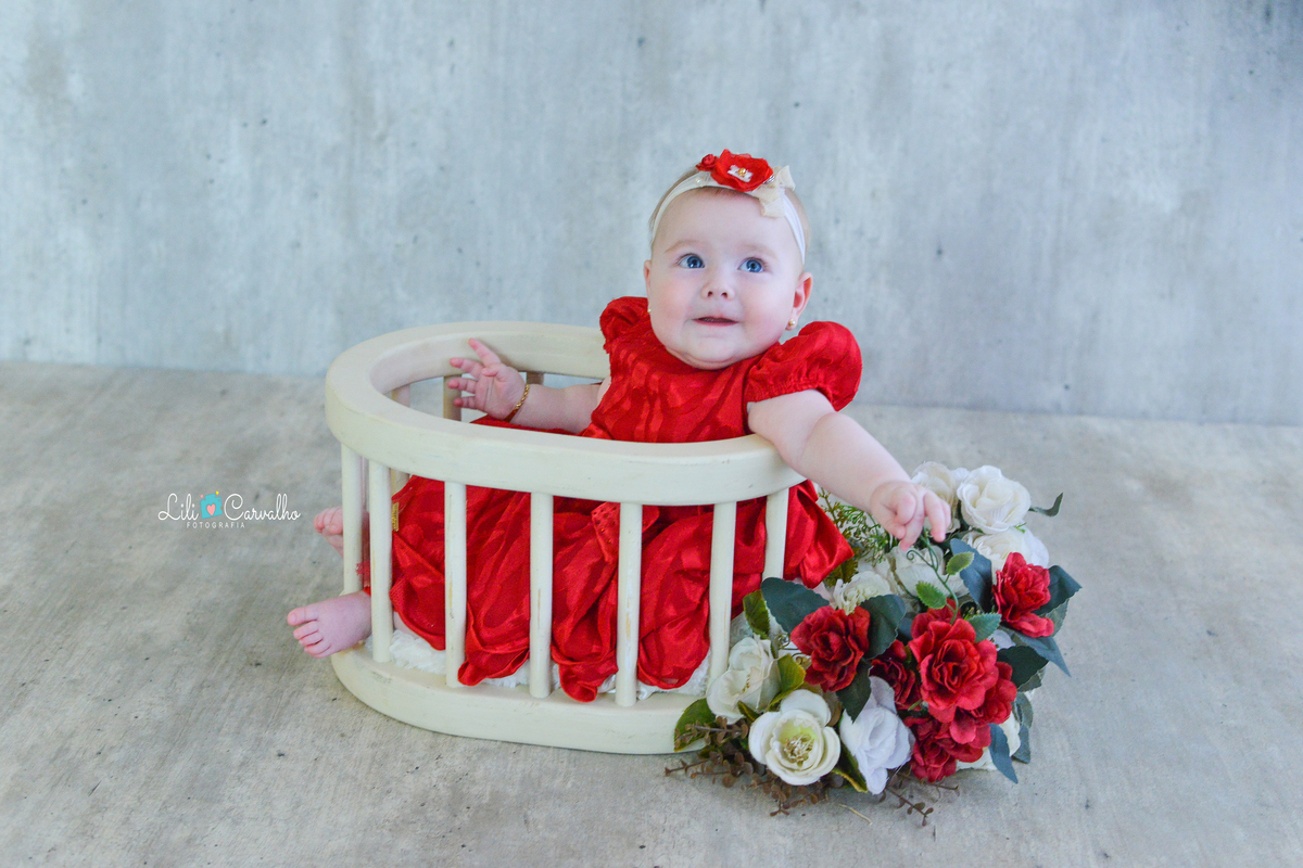 Ensaio fotográfico de menina, realizado em estúdio em Maringá  bebe 